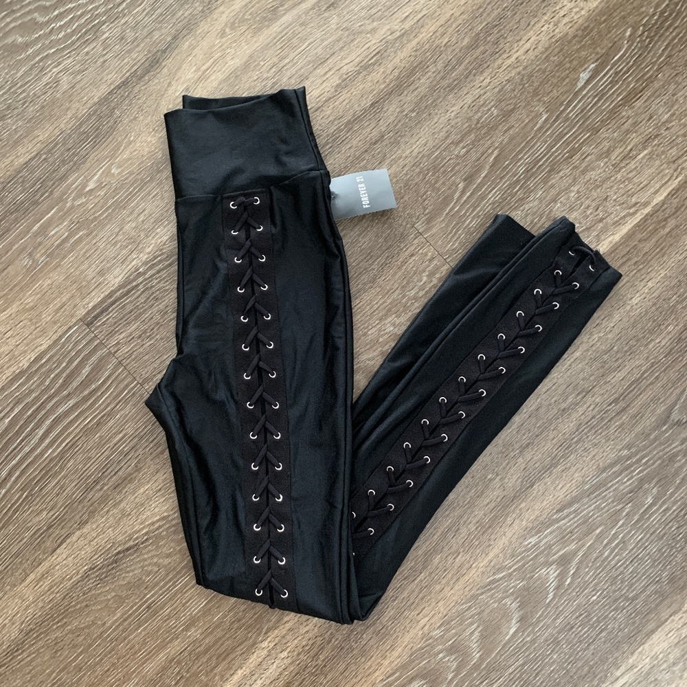 NWT FOREVER 21 BLACK LACE UP SHINY LEGGINGS SZ XS